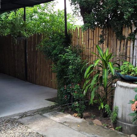 Hostal Villa Del Rio Las Brisas Villavieja Luaran gambar