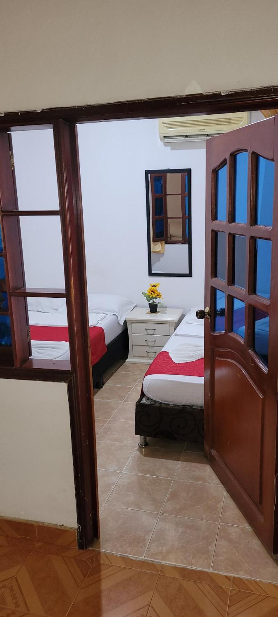 Hostal Villa Del Rio Las Brisas Villavieja Luaran gambar