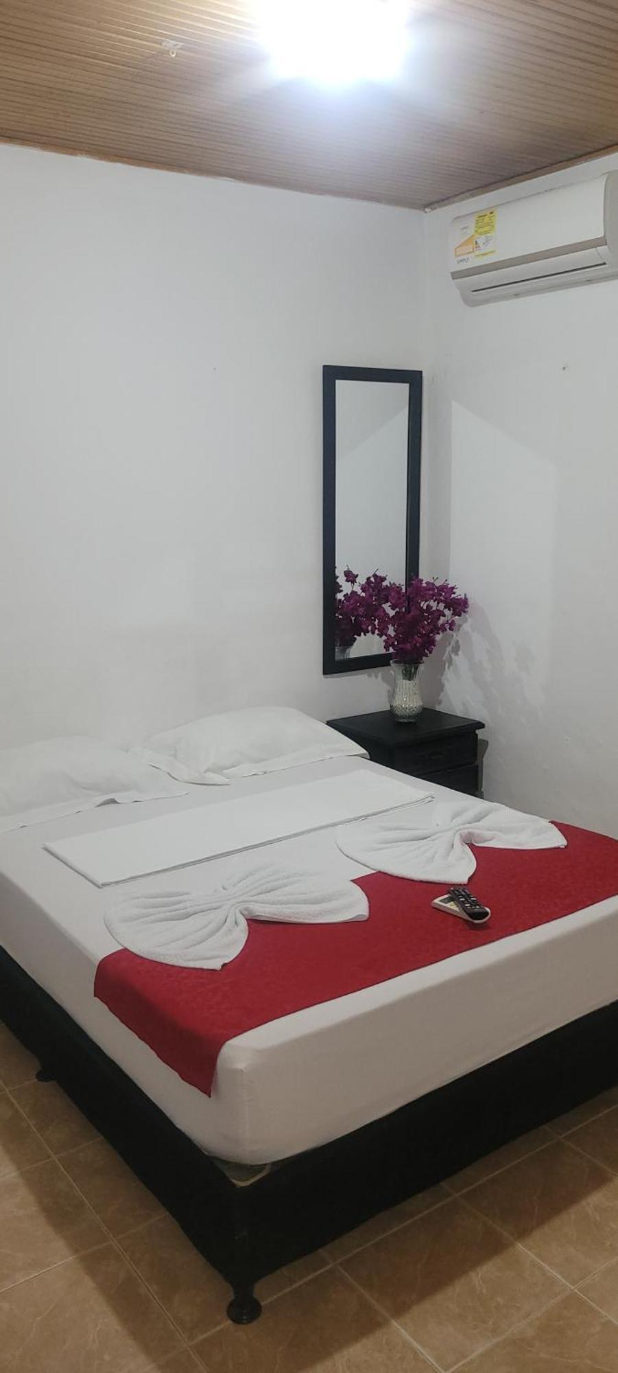 Hostal Villa Del Rio Las Brisas Villavieja Luaran gambar